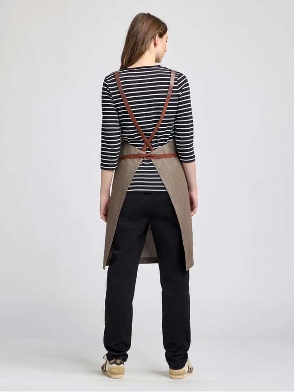 Cargo Crew Henry Bib Apron in Mocha